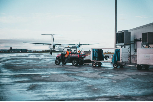 Enhancing Airport Efficiency with RFID Technology and Times-7 Antennas